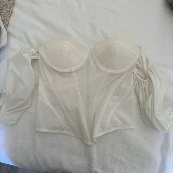 Misslola off the shoulder top - Picture 4 of 6